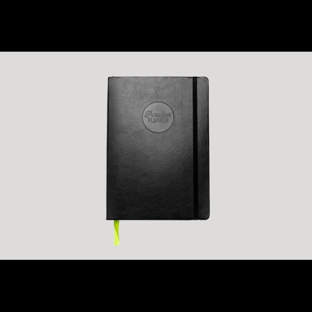 Undated Elite Black Passion Planner (Large)